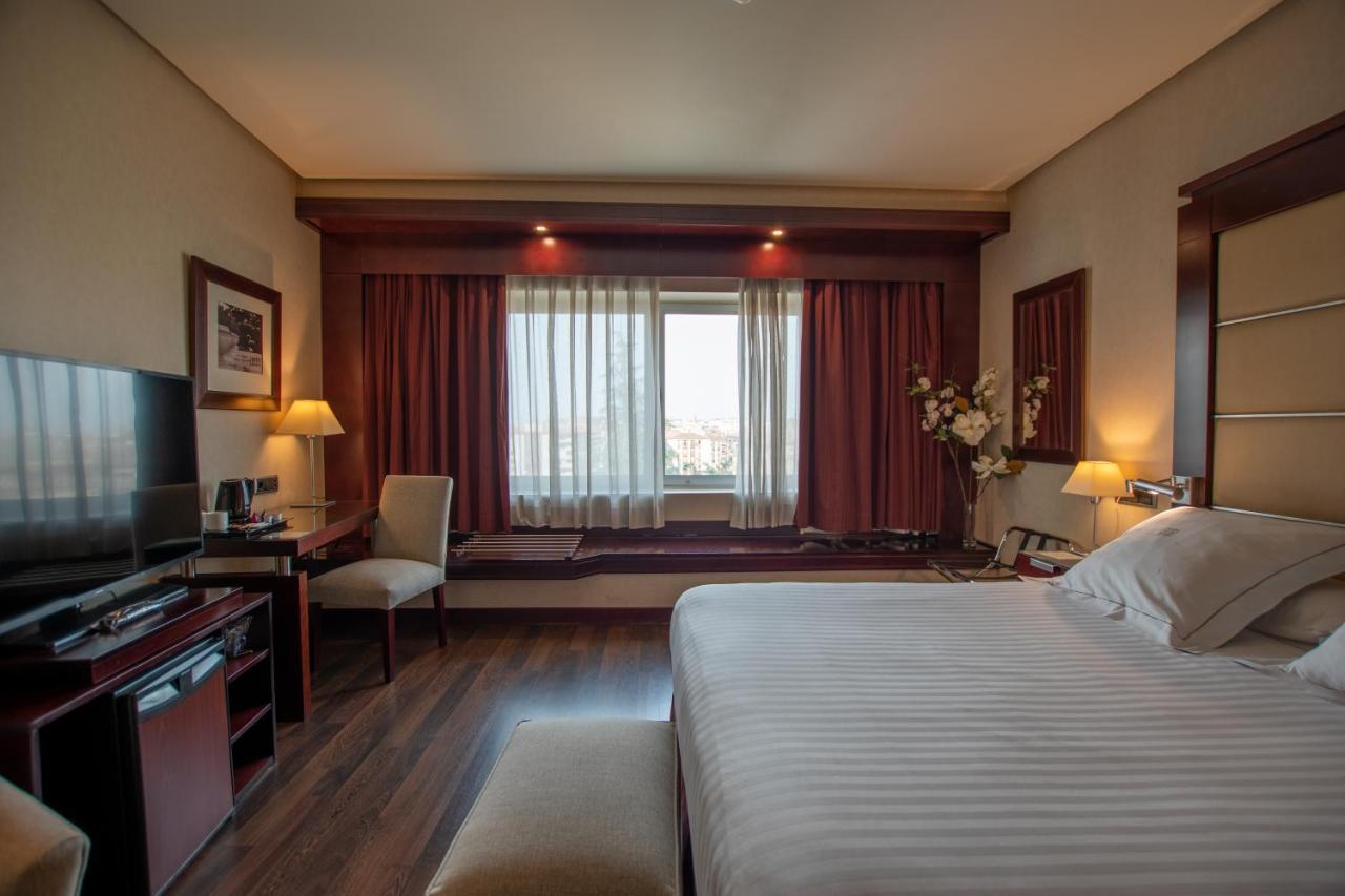 Hotel Andalucia Center Granada Luaran gambar