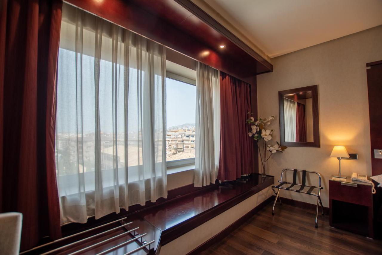Hotel Andalucia Center Granada Luaran gambar