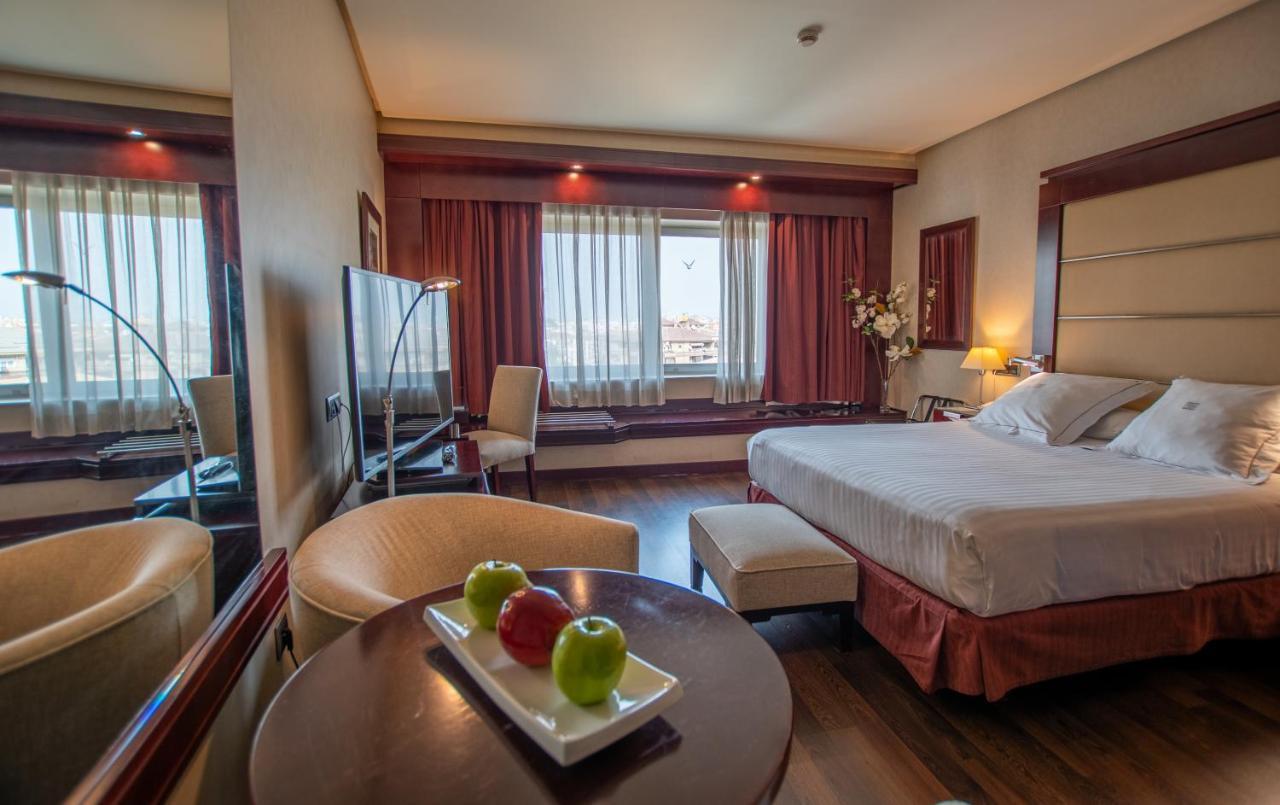 Hotel Andalucia Center Granada Luaran gambar