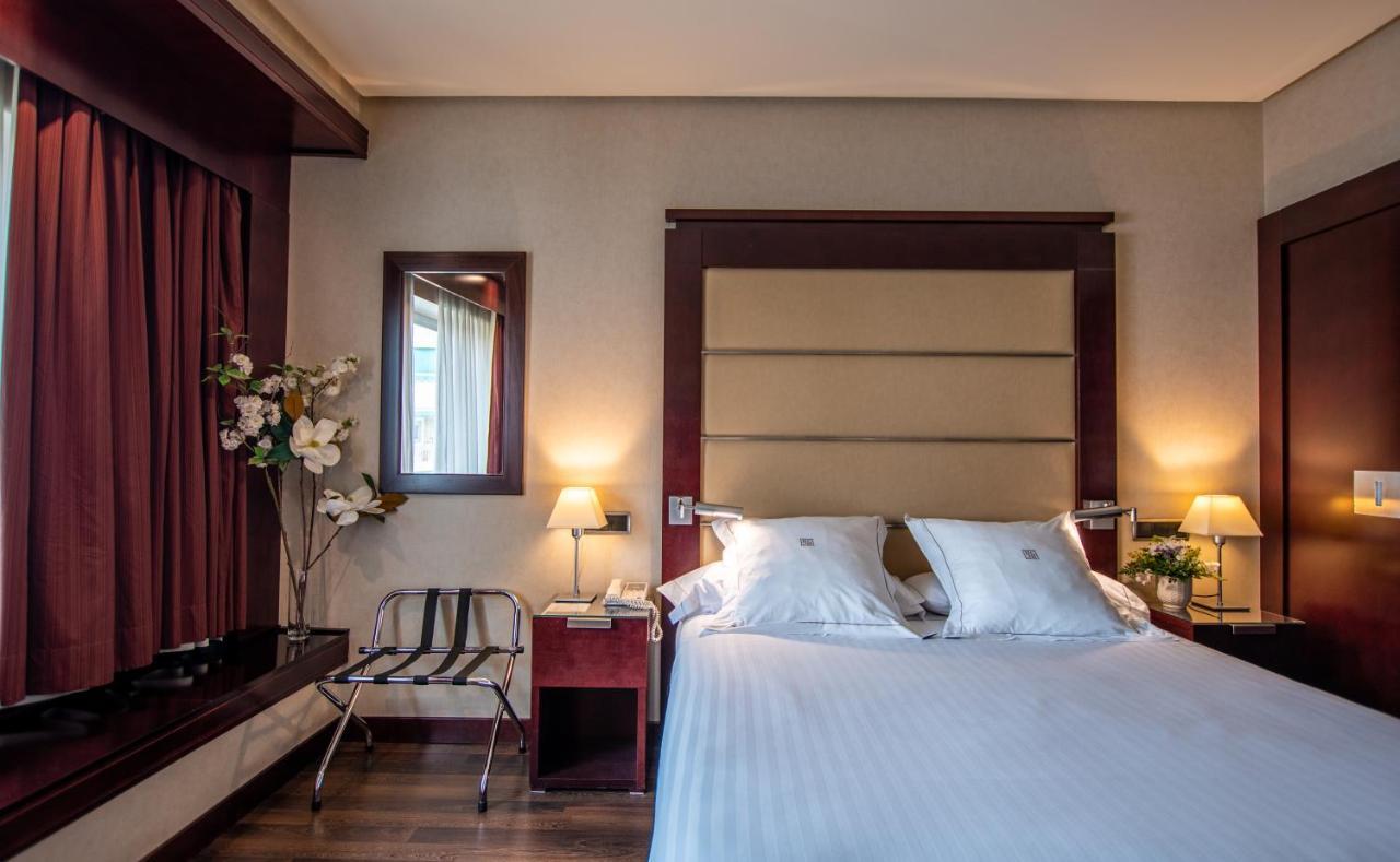Hotel Andalucia Center Granada Luaran gambar