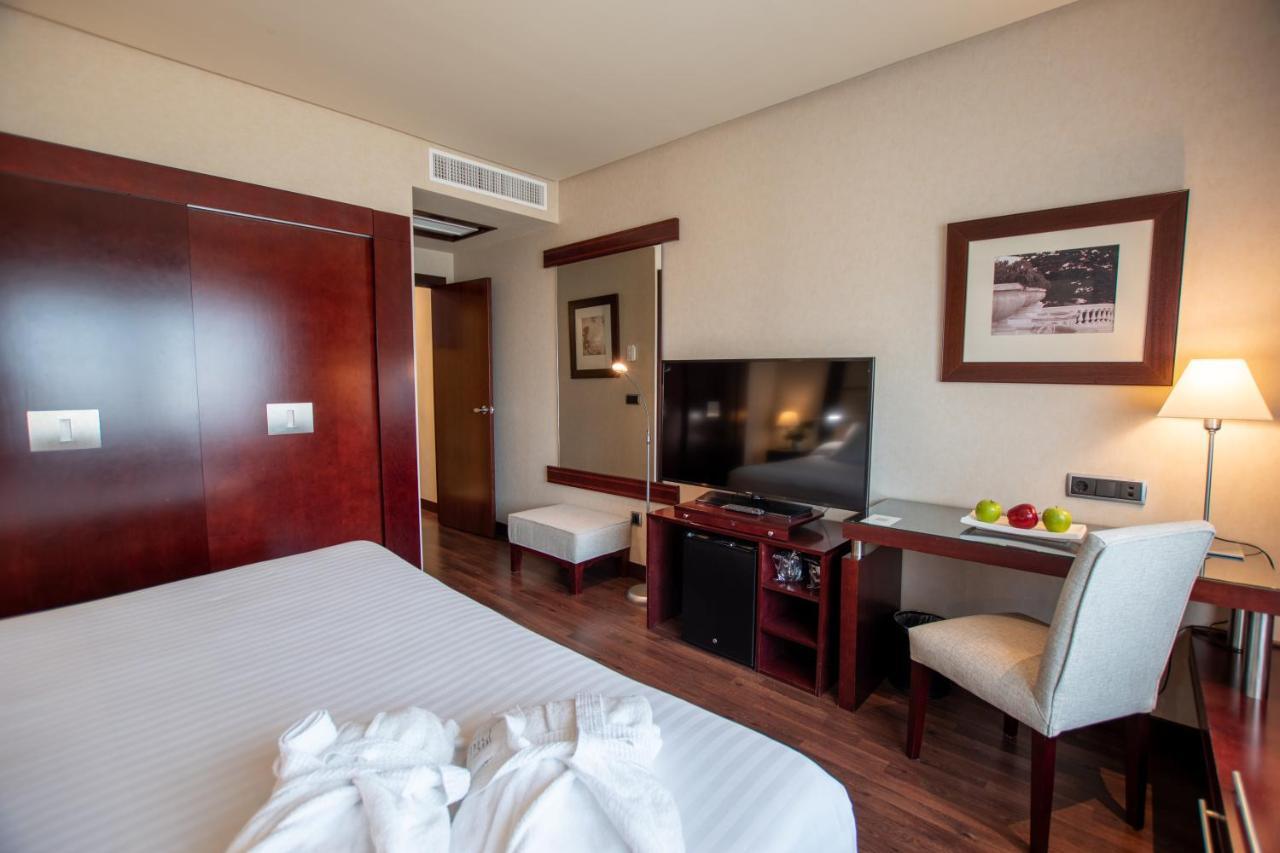 Hotel Andalucia Center Granada Luaran gambar