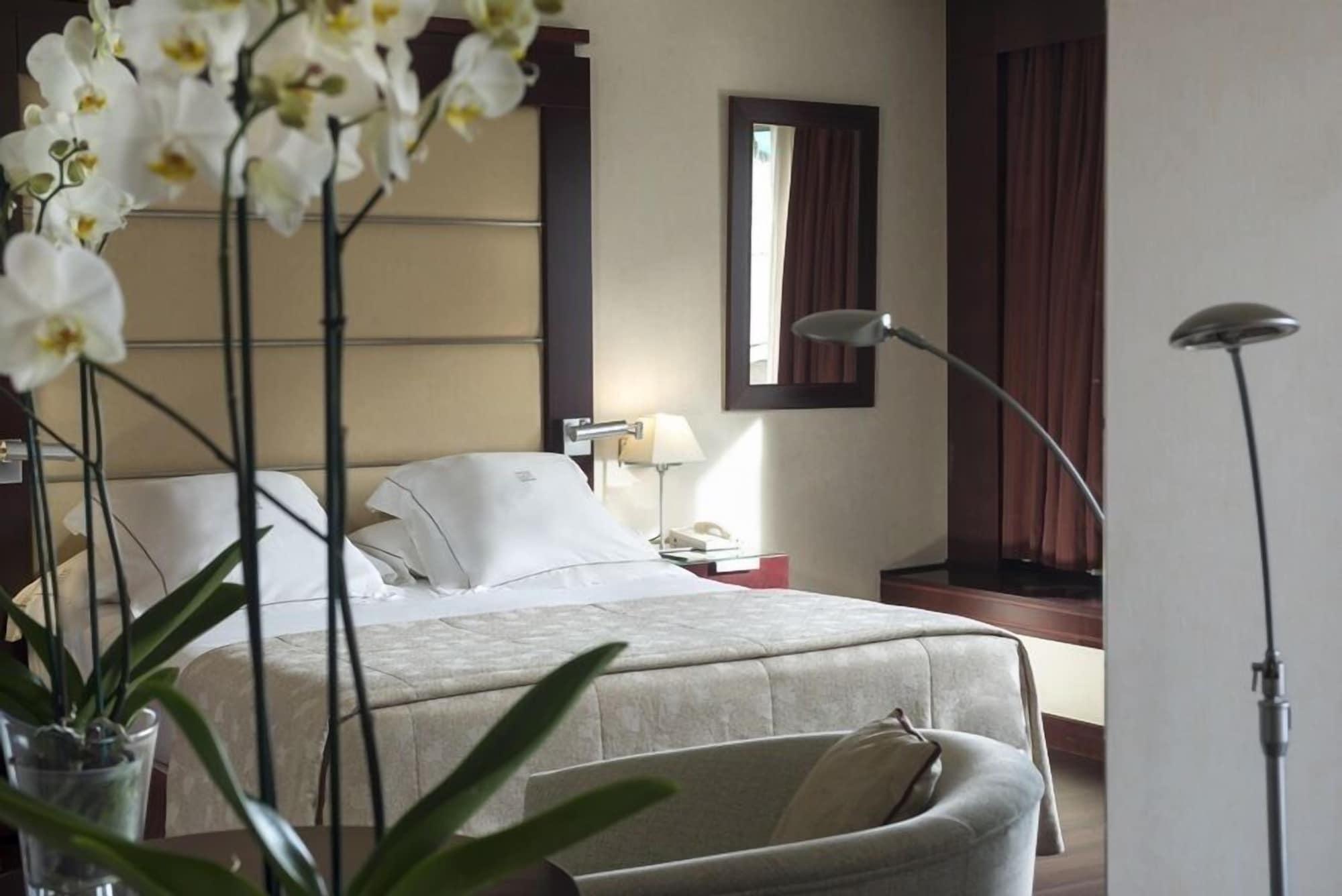 Hotel Andalucia Center Granada Luaran gambar